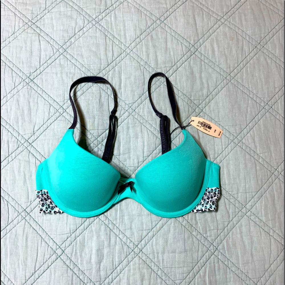 NWT - Victoria’s Secret Bra - 34B - Lined Demi